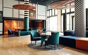 Pullman Berlin Schweizerhof Hotel Exterior photo